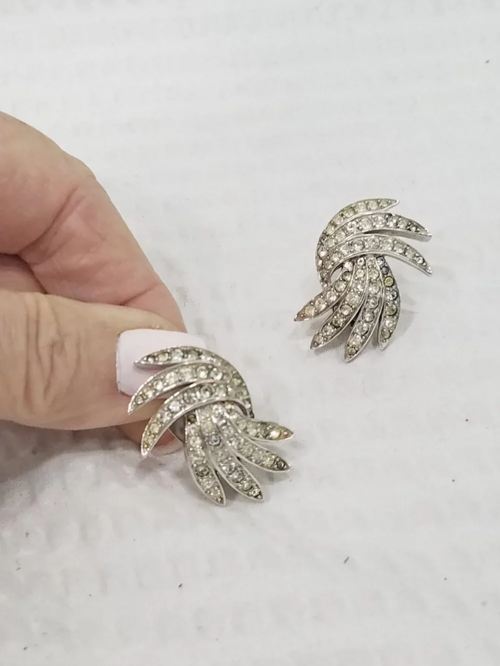 Vtg Signed Crown Trifari Rhinestone Swirl Silver Rhodium Plate Clip-On Earrings